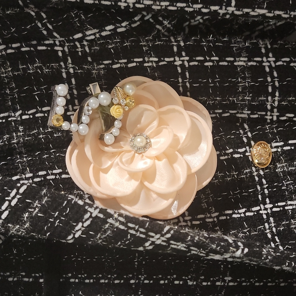 Blazer - Picture 2 of 3